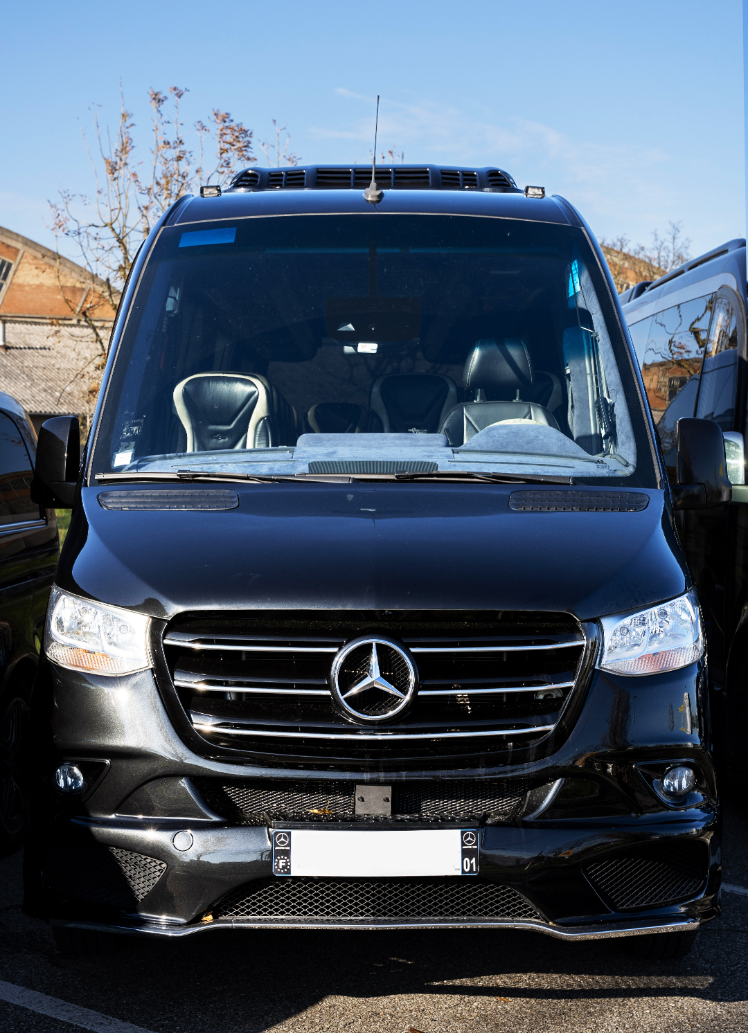 location-minibus-chauffeur-annecy Location avec Chauffeur privé à Annecy voiture, minivan, minibus, bus, car